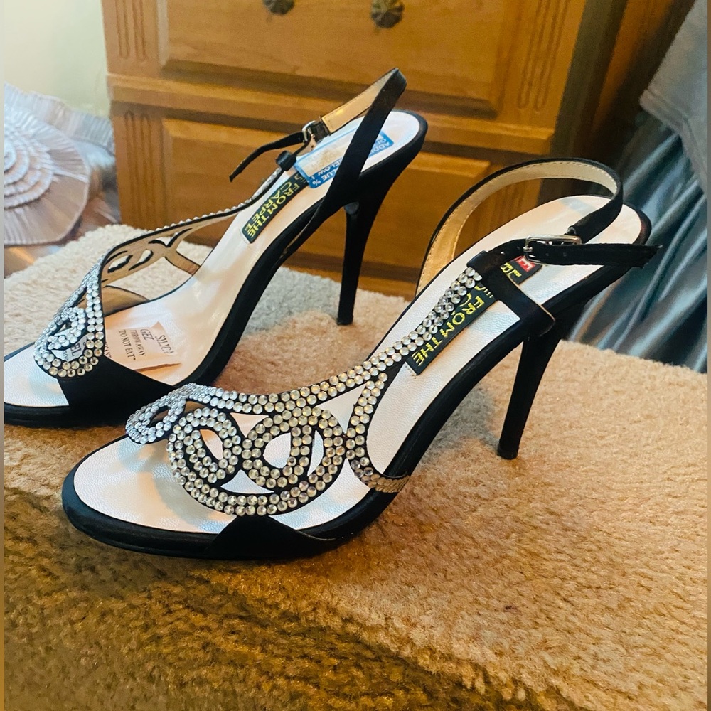 Gorgeous bling black satin heels Size 8